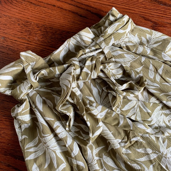 Breezy Flowy Pants - Picture 2 of 2